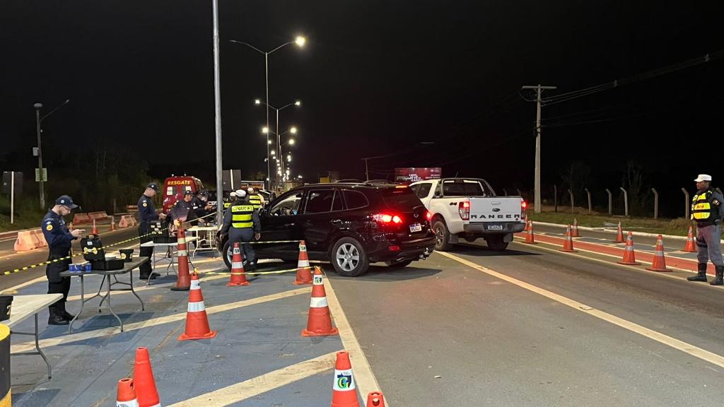Operação Lei Seca prende condutores alcoolizados e remove 12 veículos na MT-251
