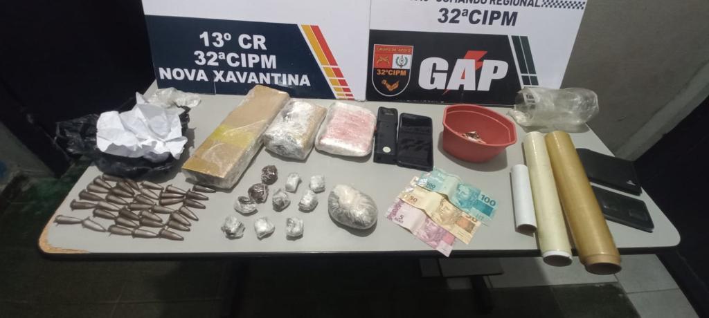 Polícia Militar prende três faccionados e apreende tabletes de maconha e cocaína