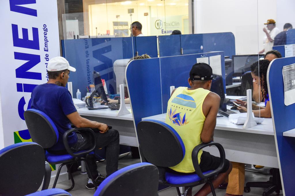 Sine Estadual oferta mais de 1.800 vagas de trabalho nesta semana