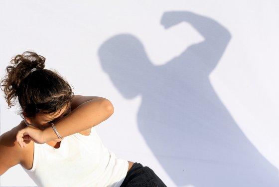 Mais de 700 mulheres relatam sofrer diariamente situações de violência