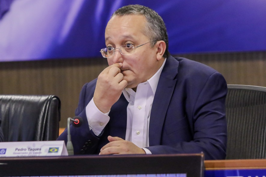 Juiz manda Pedro Taques retirar ataques sem provas contra Mauro Mendes