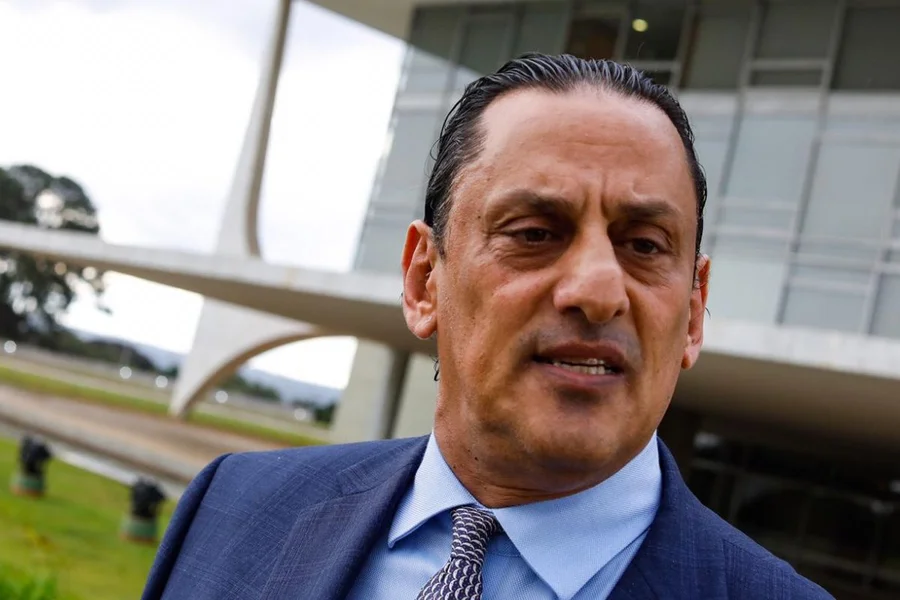 Moraes manda PGR analisar dados de Wassef no caso das joias sauditas