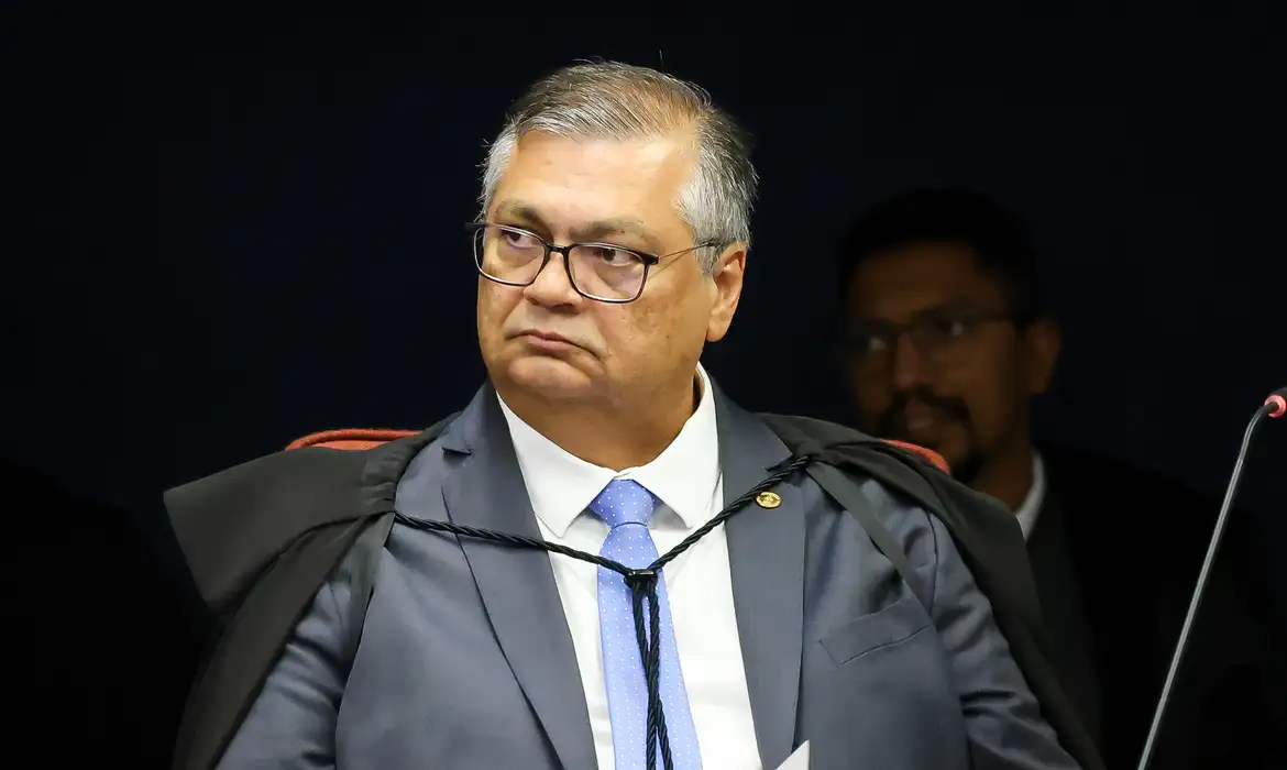 Ministro Flávio Dino veta uso do termo polícias municipais