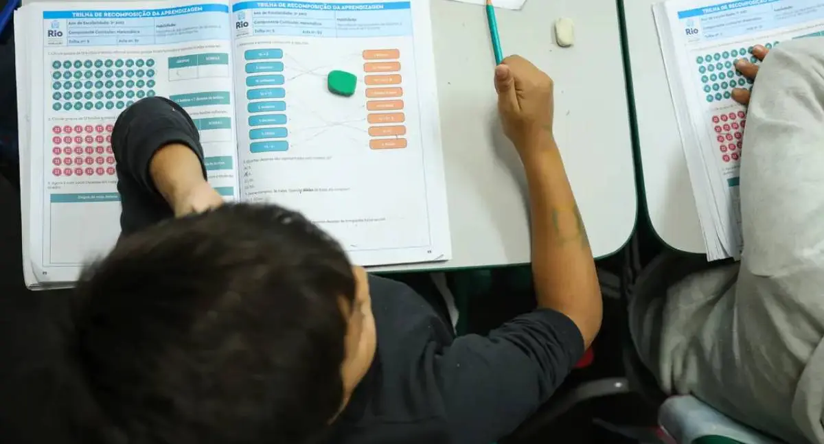 Setor educacional impulsiona o Brasil a registrar a menor taxa de desemprego desde 2012