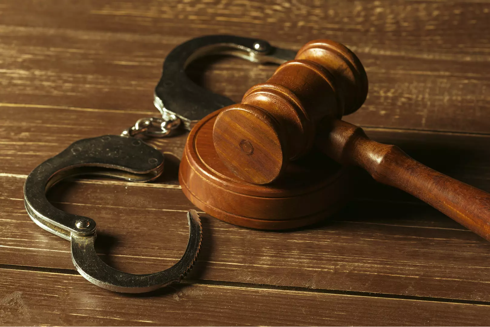 Dois homens que mataram mulher a golpes de marreta para ficarem com prêmio de seguro de vida são condenados por feminicídio
