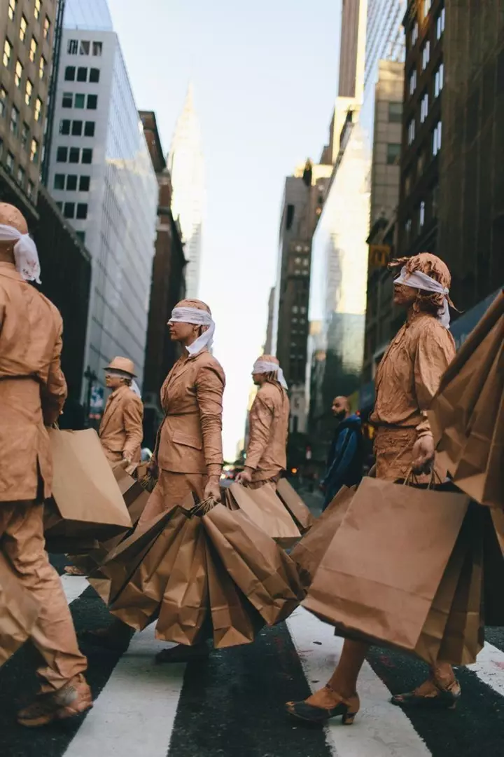 Fast fashion: vilã ou necessidade?