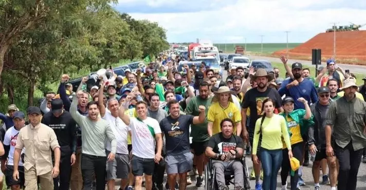 CAMINHANDO PARA O FUTURO, COM ORGULHO DO PASSADO