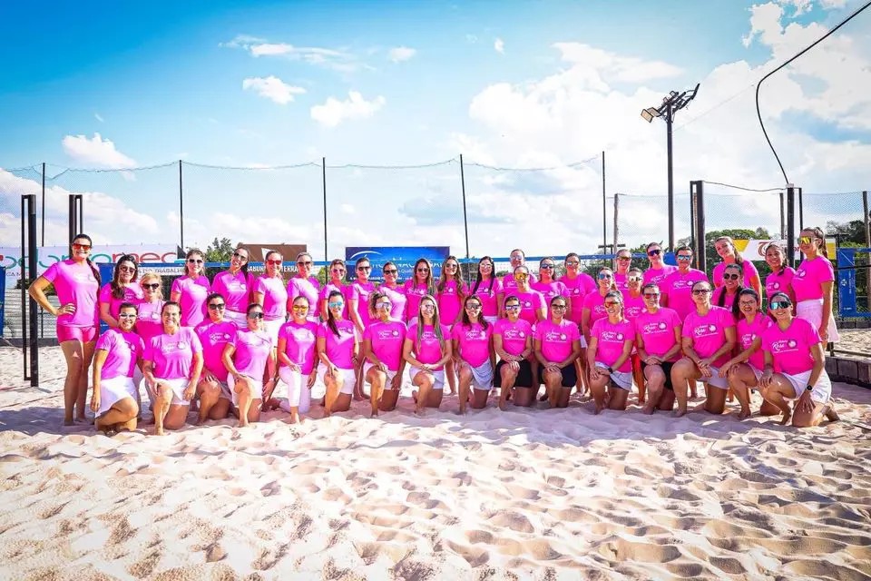 Arenna Superação realiza 1º Torneio Outubro Rosa de Beach Tênis com grande participação feminina