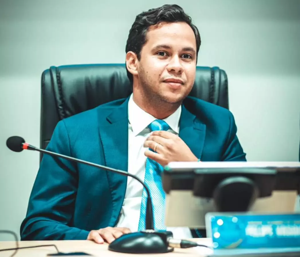 Presidente Felipe Vasques cobra Cagece por serviços inacabados nas ruas de Juazeiro do Norte