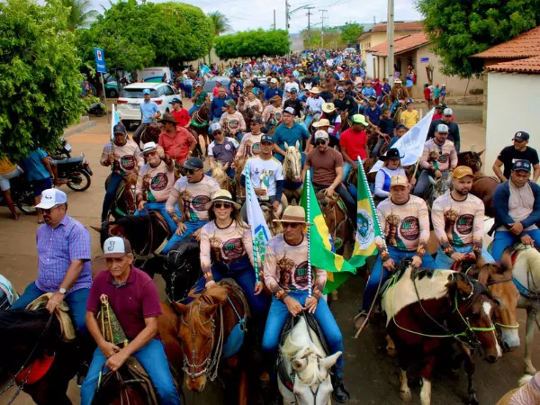 Cavalgada em Honra a Nossa Senhora da Conceição reúne mais de 200 participantes em Granjeiro