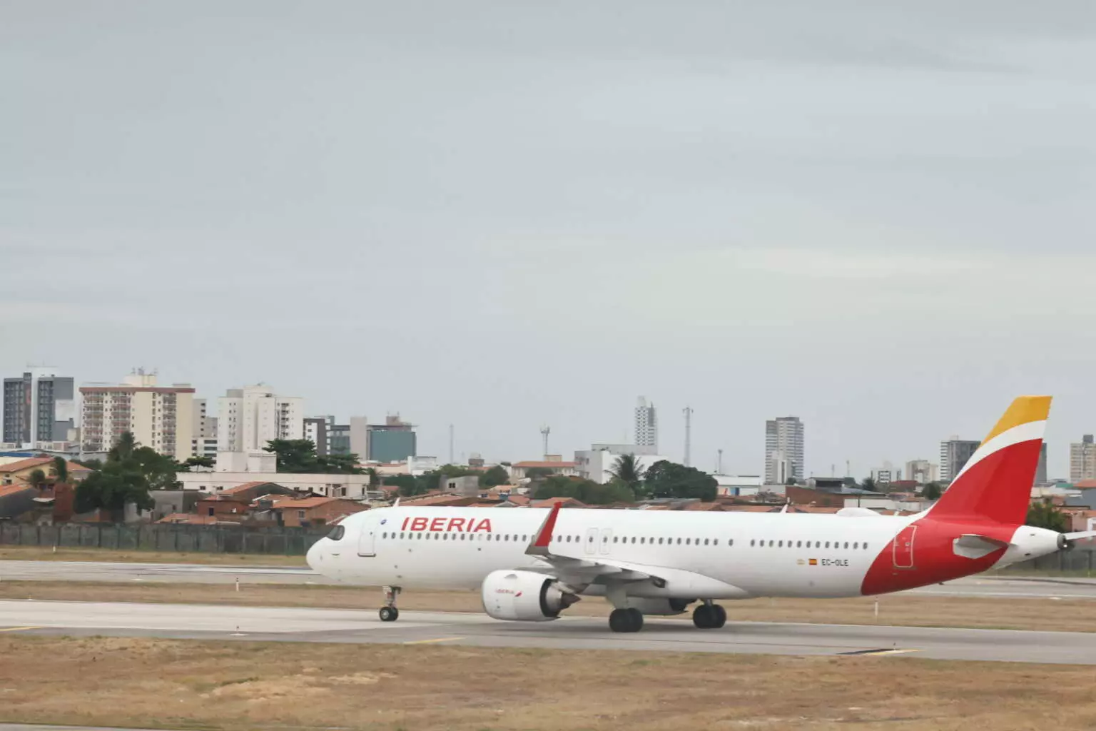 Voo inaugural Fortaleza/Madrid tem início nesta segunda-feira (19) com três frequências semanais