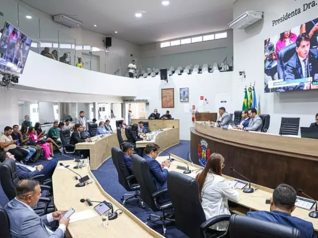 Câmara de Juazeiro do Norte aprova reajuste de 5,4% para profissionais do magistério