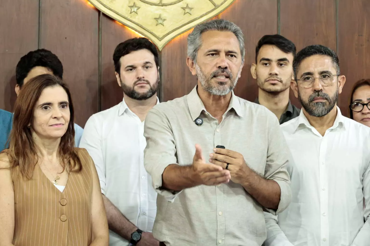 Governador Elmano de Freitas autoriza concurso público para 2 mil cargos de professores da rede estadual