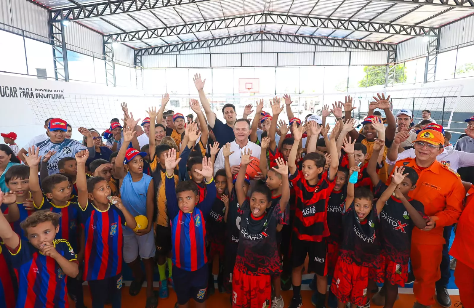 GOVERNADOR BRANDÃO INAUGURA OBRAS E ANUNCIA INVESTIMENTOS EM PEDREIRAS E TRIZIDELA DO VALE