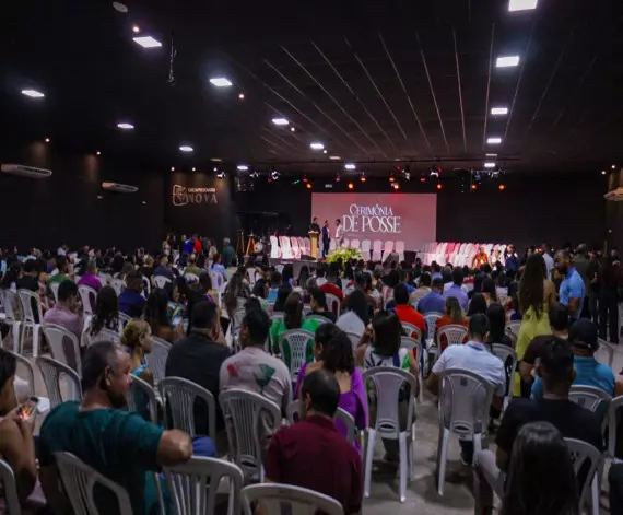 PEDREIRAS: Servidores aprovados no último concurso público tomam posse