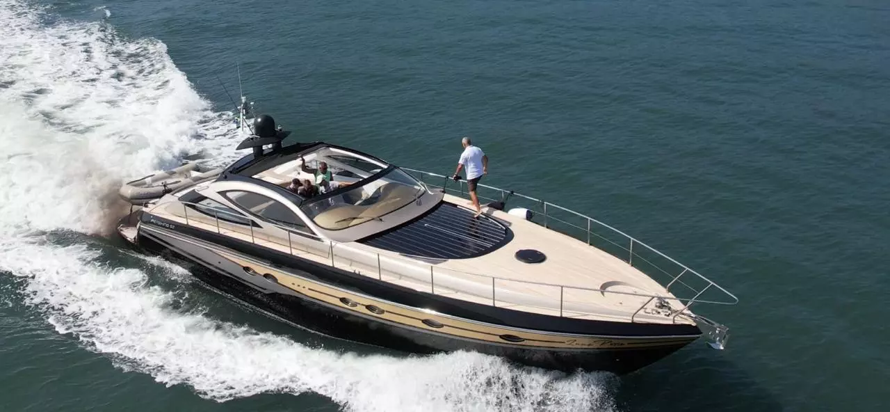 Pershing 52