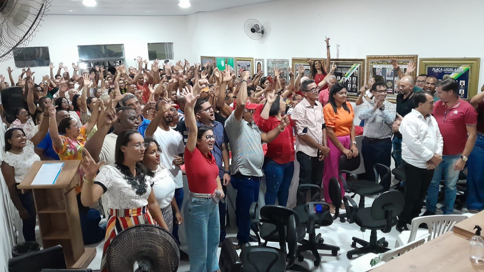 Câmara de Vereadores de Lamarão sedia Plenária Municipal do PT