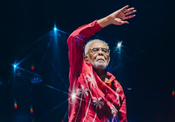 Gilberto Gil dá início à turnê ‘Tempo Rei’ com show emocionante em Salvador