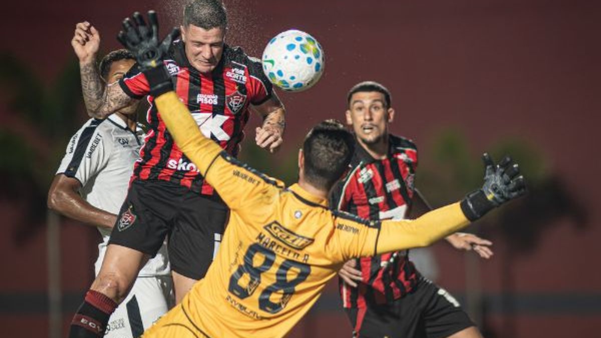Com gols de Renato Kayzer e Baralhas, Vitória vence o Remo pela estreia do Campeonato Brasileiro