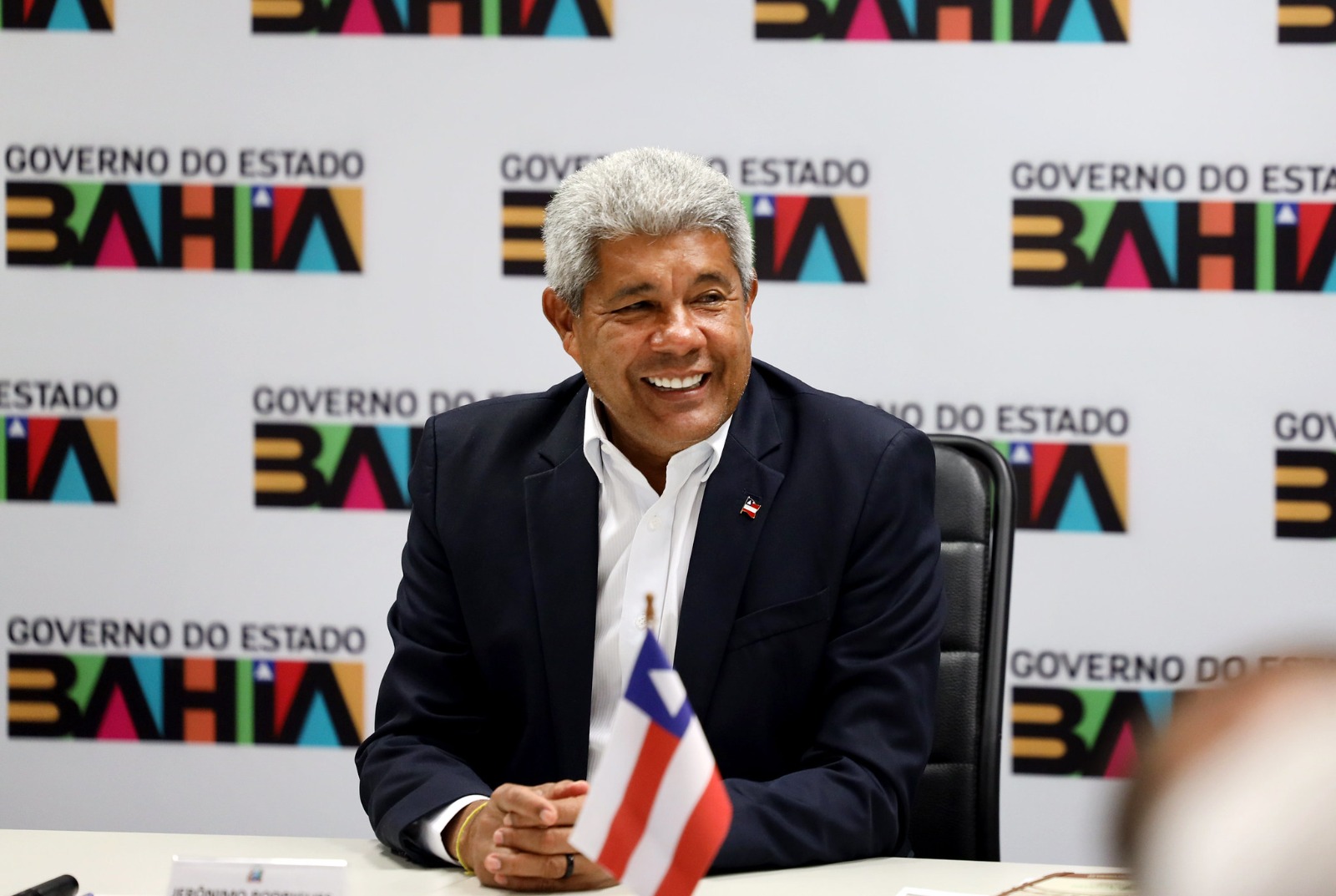 Jerônimo sanciona lei que reestrutura setor administrativo do TJ-BA