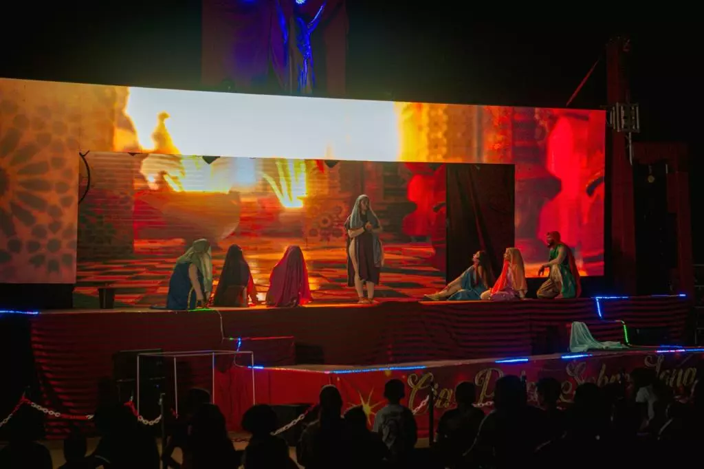 Embarque na Magia: Pindamonhangaba Recebe 'Auto de Natal' e Trem Iluminado na Praça 7 de Setembro