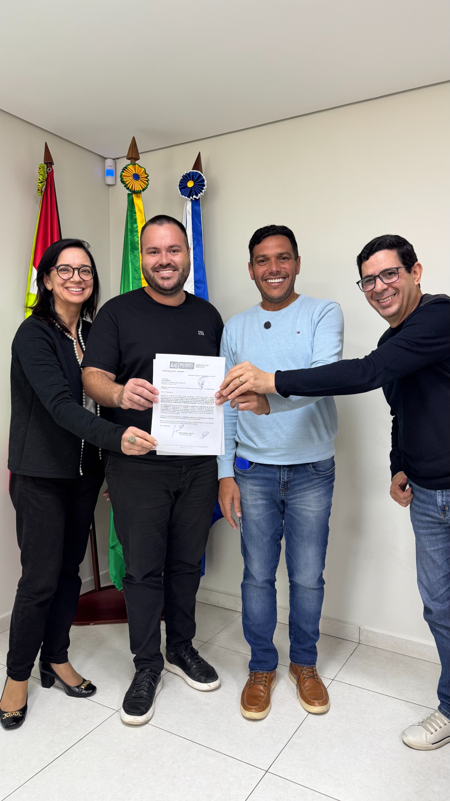 Prefeito encaminha projeto de lei para revisão do Plano de Carreira e Remuneração dos Profissionais do Magistério