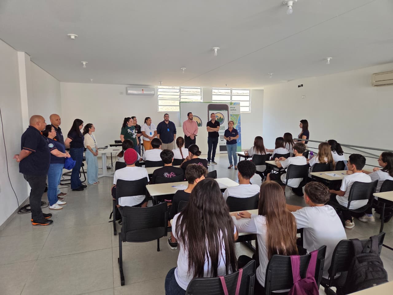 Primeiro dia de aula marca o início do projeto 