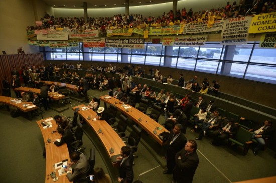 CLDF vai votar criação de Refis para devedores de planos de saúde