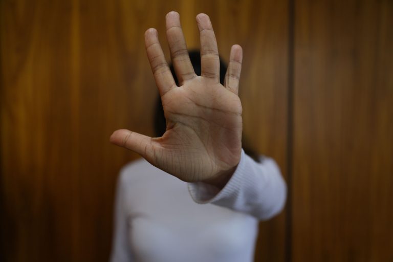 Médica presa por mandar matar marido em SE diz que era abusada