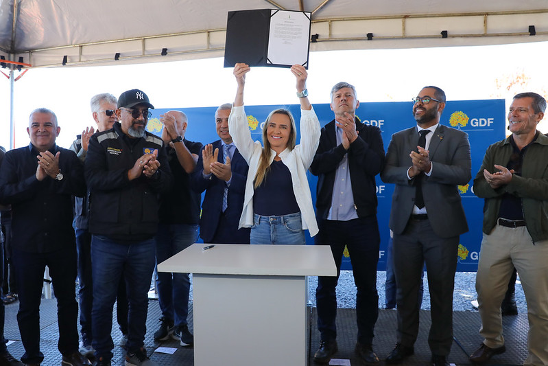 Investimento de R$ 5,4 milhões vai levar 5 km de asfalto para escola na área rural do Sol Nascente